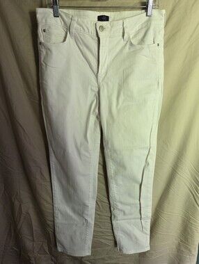 NYDJ White Straight Jeans with Branded Silver Button